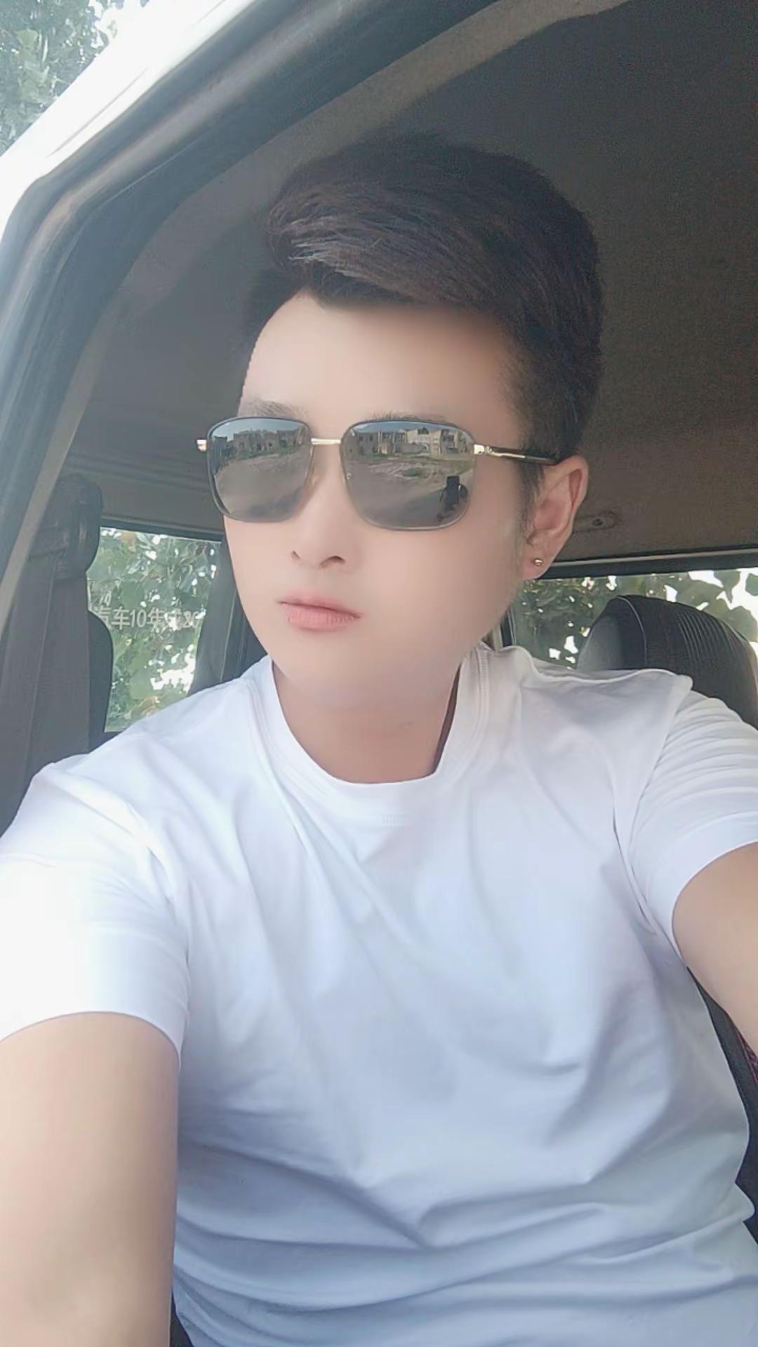 墨镜一戴谁也不爱