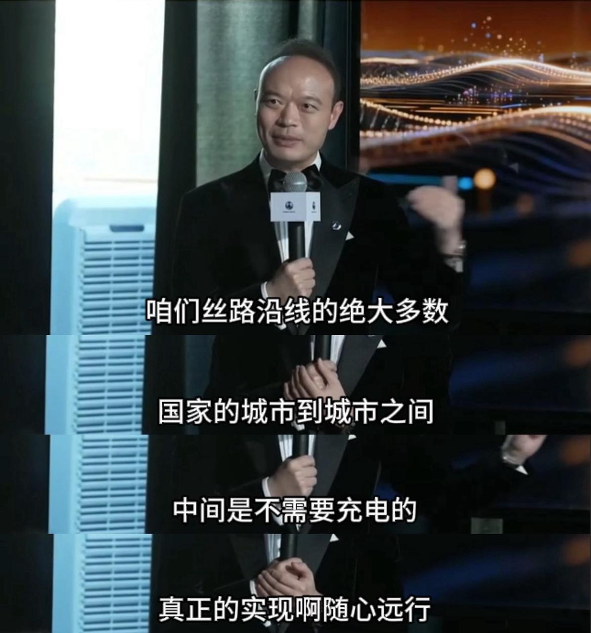 来上海解锁电车美学盛宴 上海的夜，因电车而多了一份灵动。它不张扬，却处处透着精致