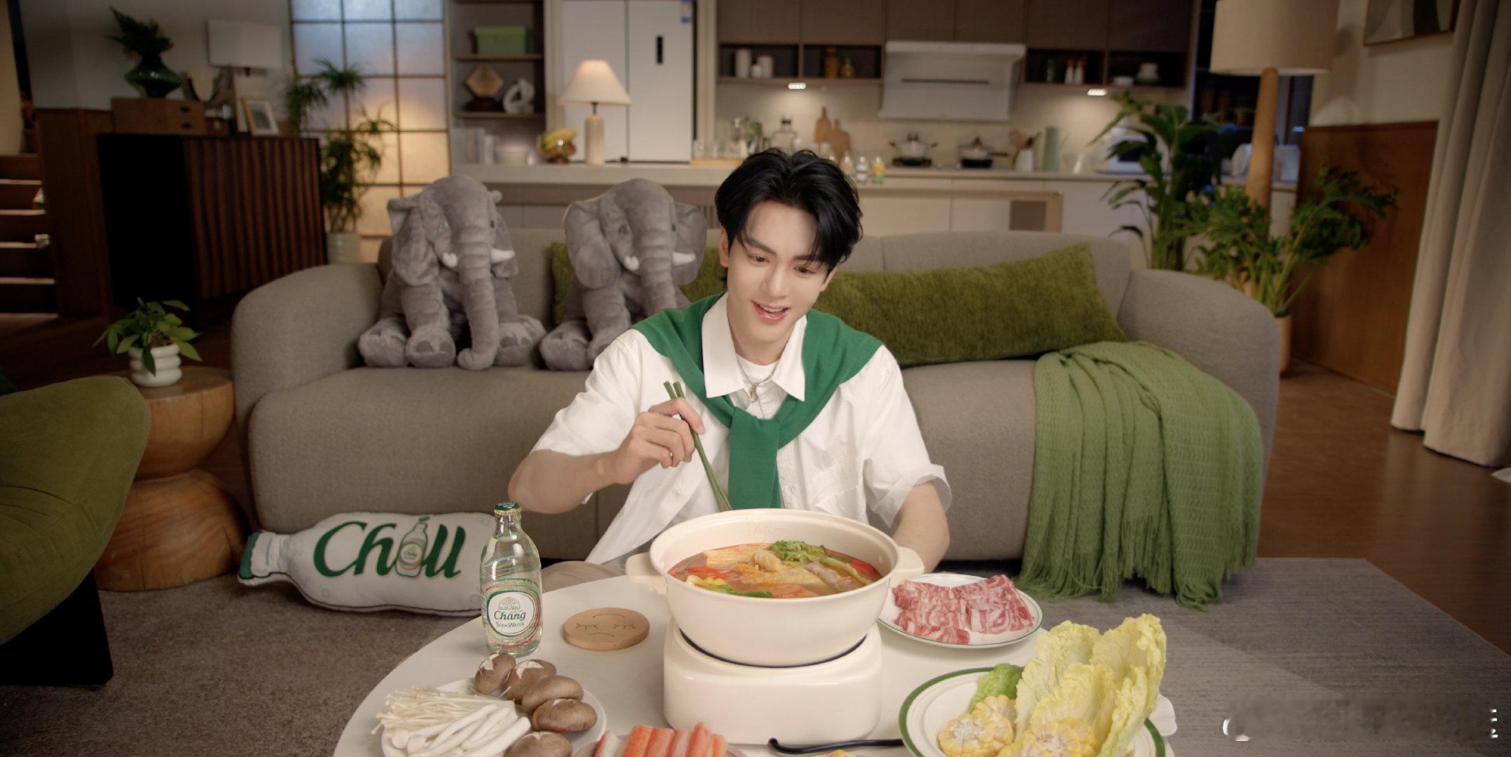 曾舜晞的松弛感 看的分享就像在给灵魂做SPA！这种松弛感来源于对生活节奏的绝对掌