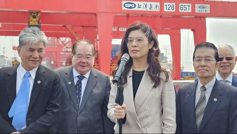 胸怀大志，以人为本，深得中华文化的精髓，希望台湾多一些这样有方向感和责任感的人！