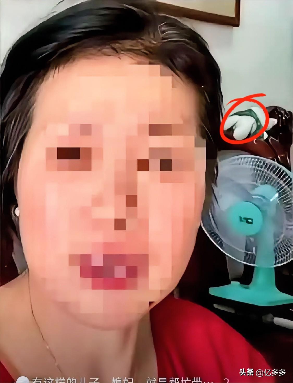 儿媳给婆婆出选择题：
退休金全交出来，或者每月给5000请保姆，这合理吗？

每