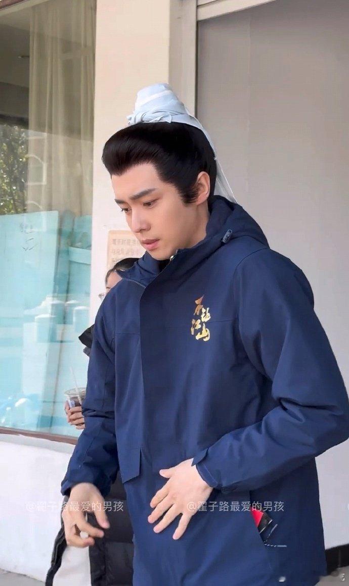 不让江山给翟子路的男二造型，很一视同仁啊，丑丑的 翟子路 男二