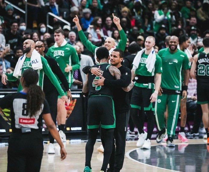 开赛三连败+核心伤缺！绿军被全网判“死刑”，如今逆袭东部前三打服质疑者