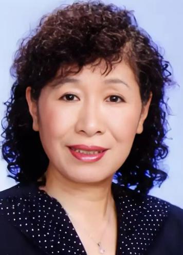 1986年，开国上将叶飞的女儿叶之枫，身为国家经委进出口局技贸结合处副处长，却勾