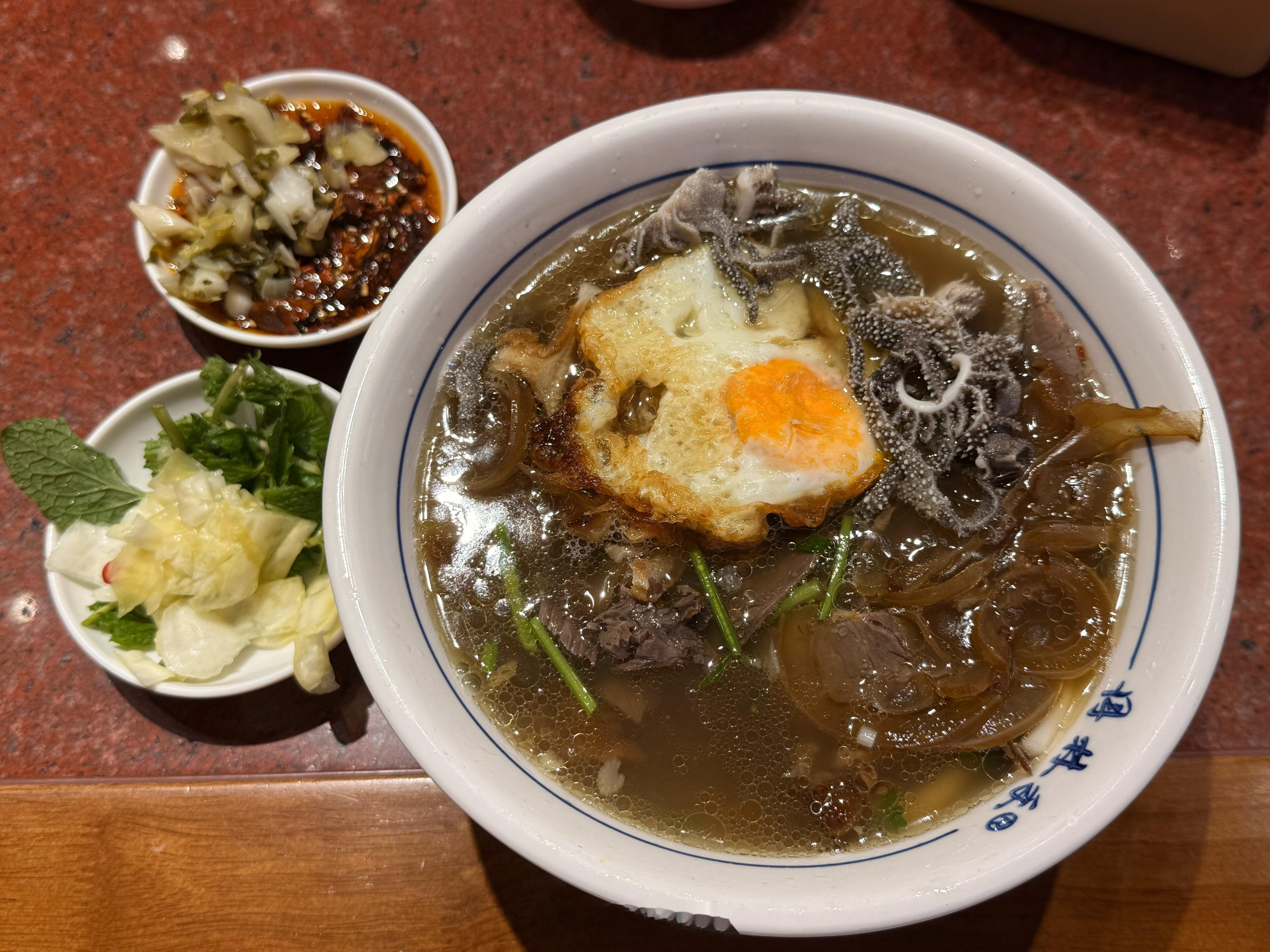 贵州的牛肉粉和盐边羊肉粉在我心里并列粉王[作揖] ​​​