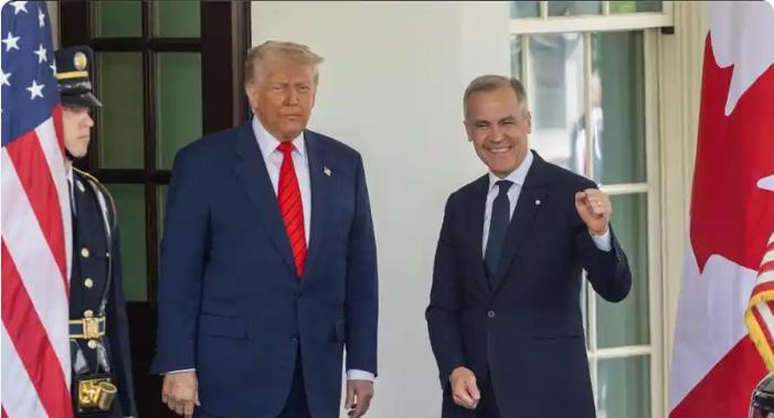 特朗普这次在 G7 峰会上的操作真的太敢了，当着加拿大现任总理卡尼的面，直接把人