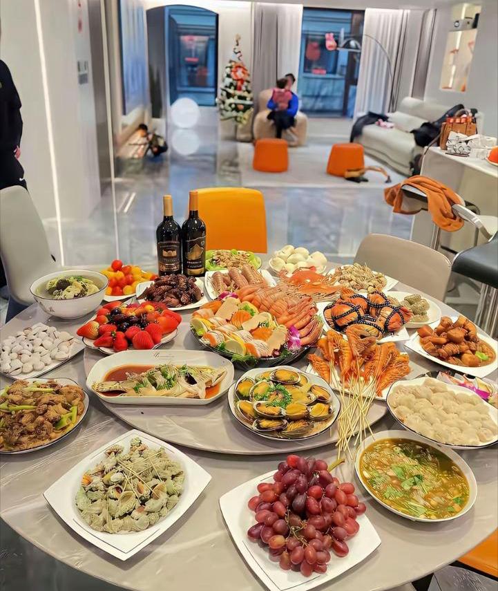 过年现象总结：

1、60、70、10后喜欢走亲戚，80、90、00后不爱走亲戚