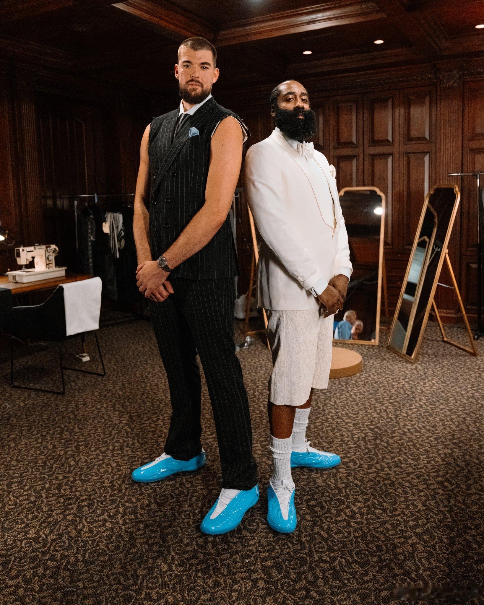 阿迪官方突然发这个