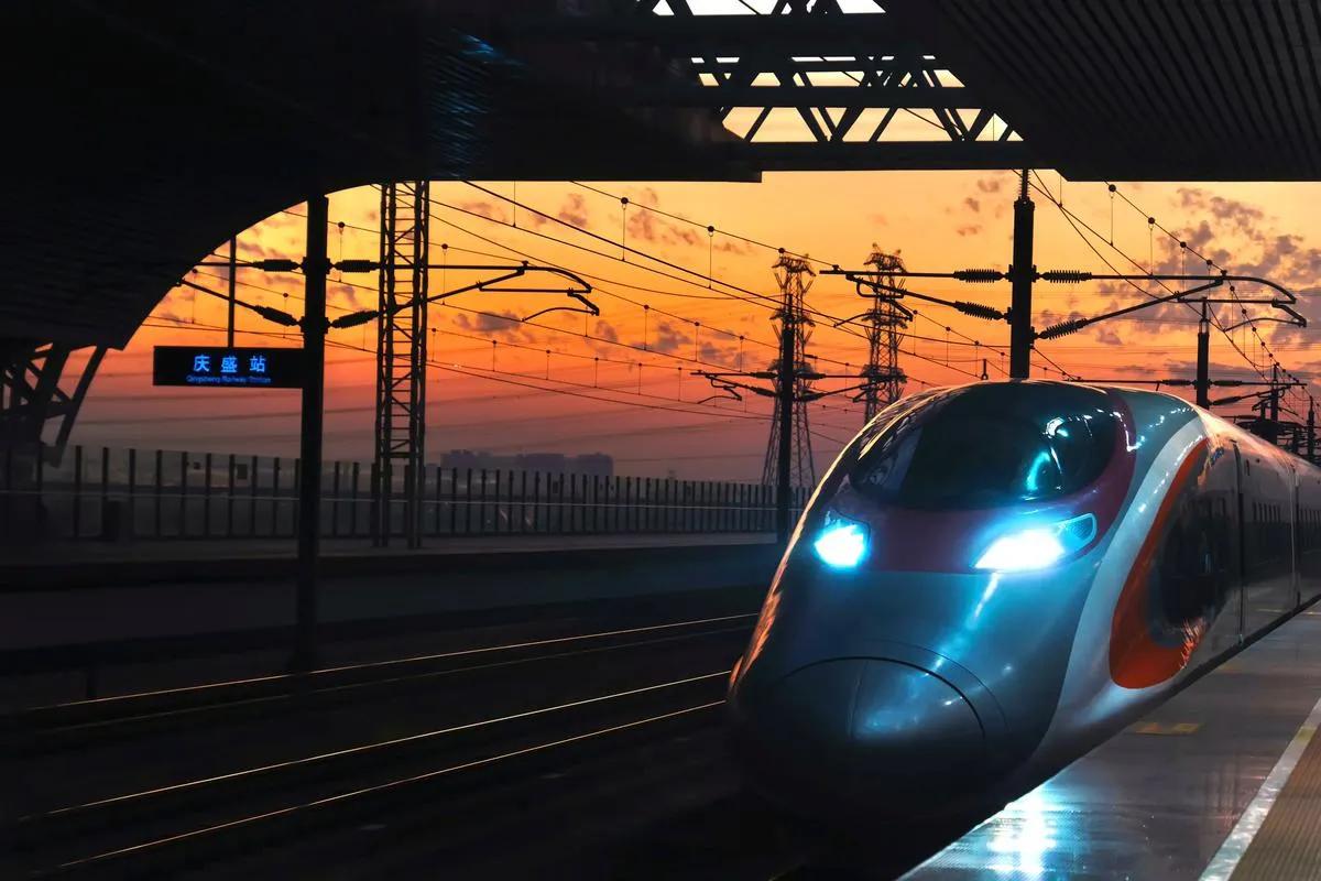 南凭高铁12月5日开通！南宁到凭祥只要75分钟
 
广西南宁到凭祥的高铁12月5