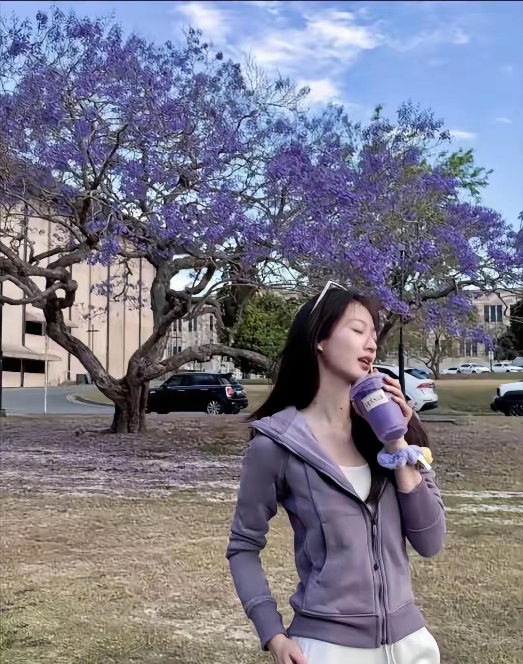 冯琳大方官宣恋情
 
国庆假期那张双人影子照出现后，网友猜了几天，冯琳没有等讨论
