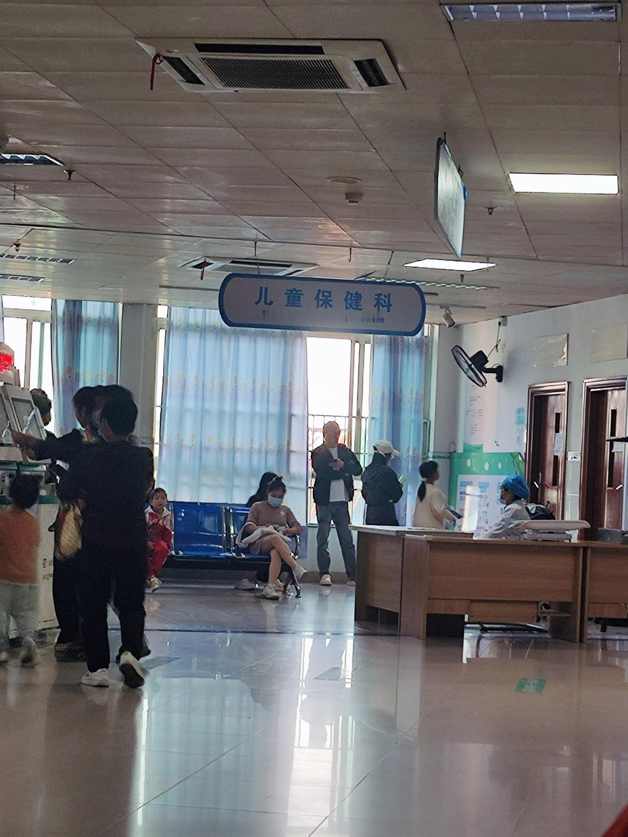 我一中医朋友说：
中年人不进医院，因为进医院就会想到自己早晚有一天会在医院的床上