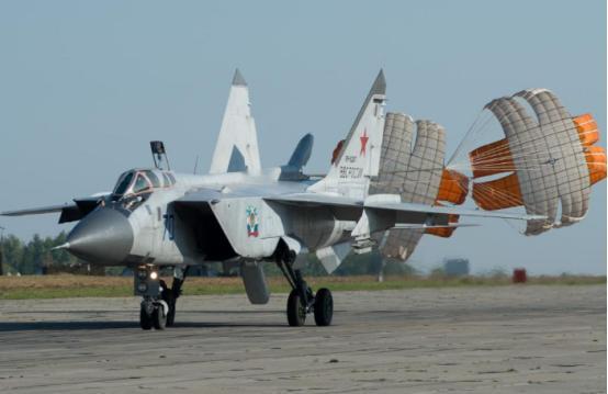 全球首架4马赫战机要来了？上打卫星下攻航母，导弹都追不上它。
 
麻烦看官老爷们