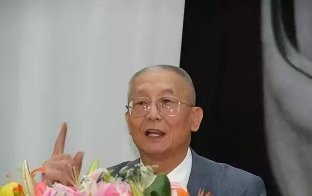 体坛恶人”魏纪中。逼走郎平，打压其他运动员，
上世纪末女排低迷，陈忠和临危受命，