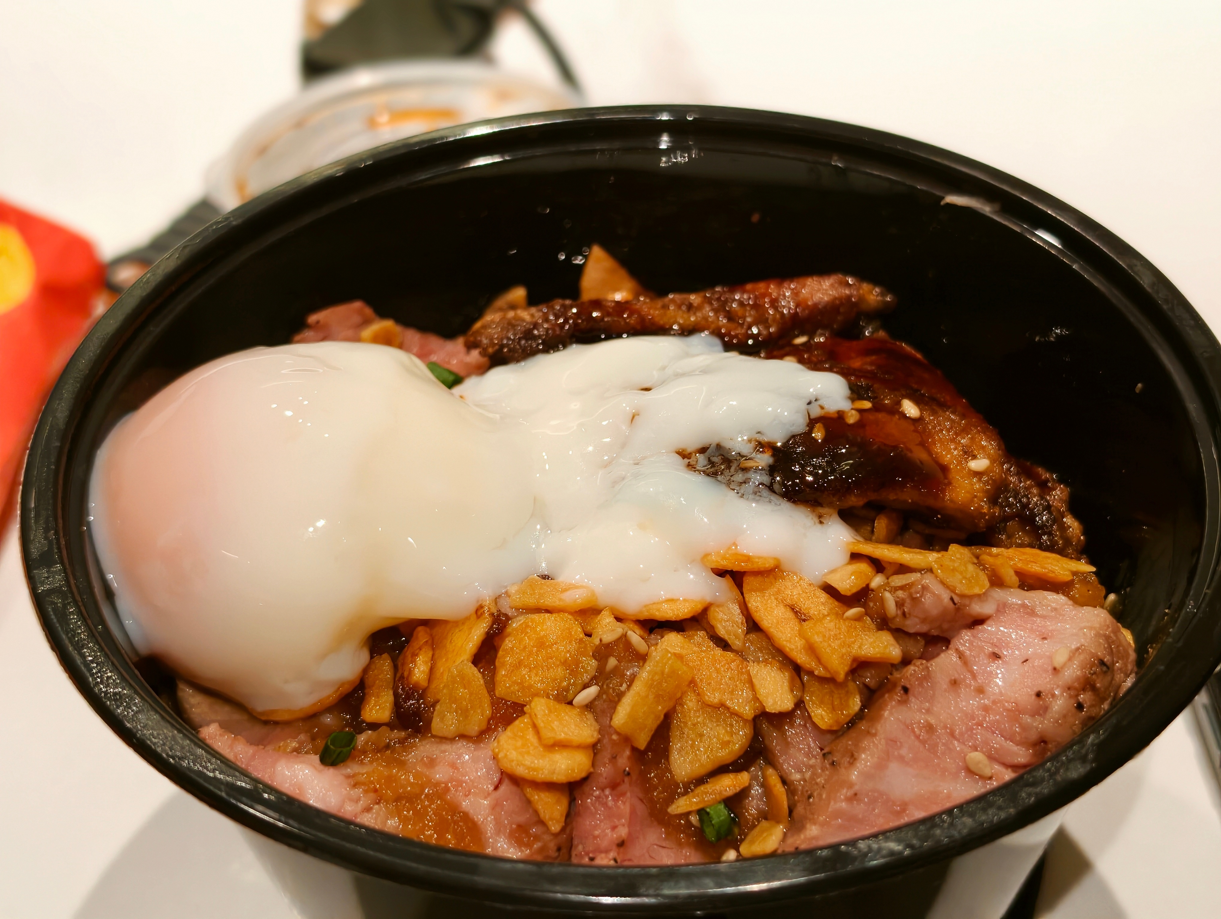 出差就得吃好点。低温慢煮和牛饭加鹅肝。 
