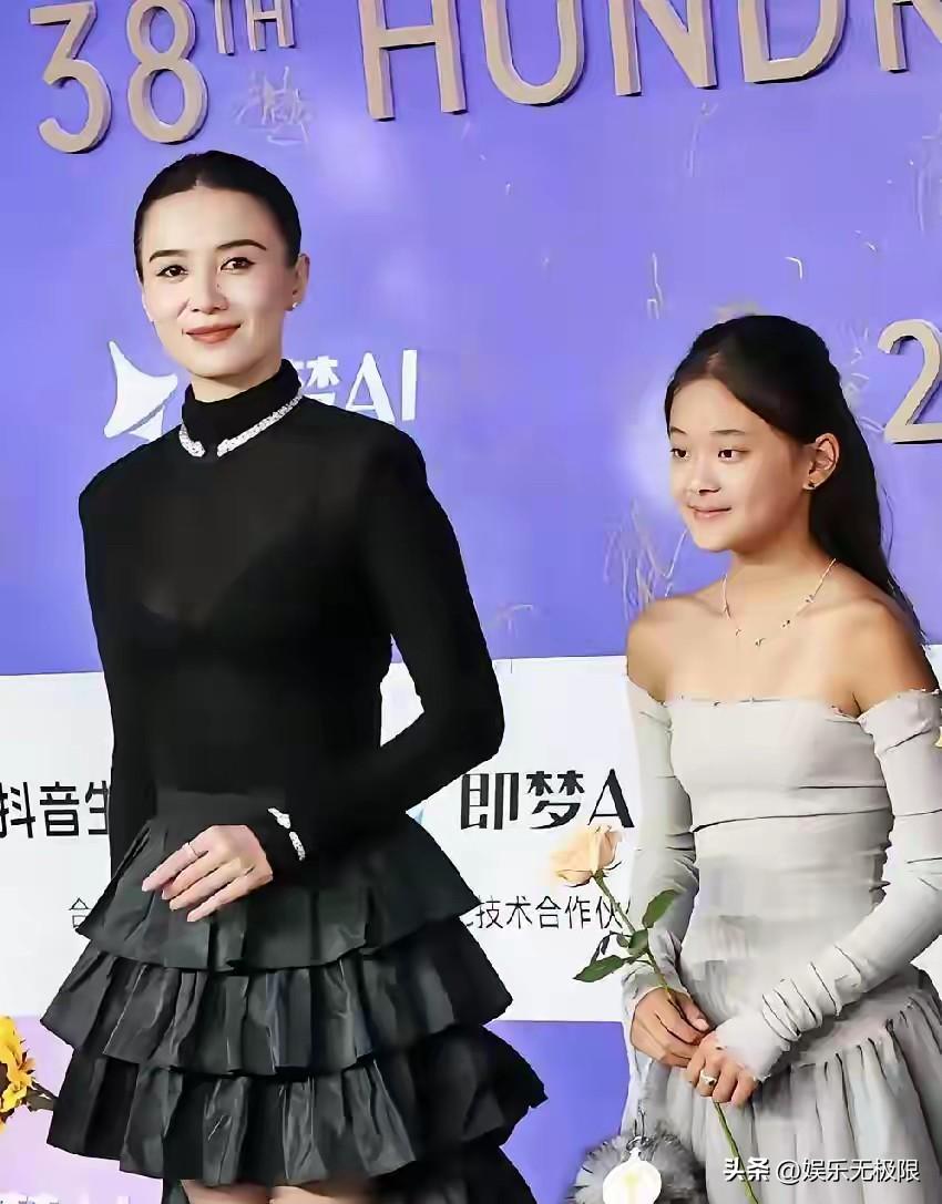 梅婷的女儿你们怎么看？

梅婷的女儿曾慕梅2013年9月27日出生于中国香港，虚