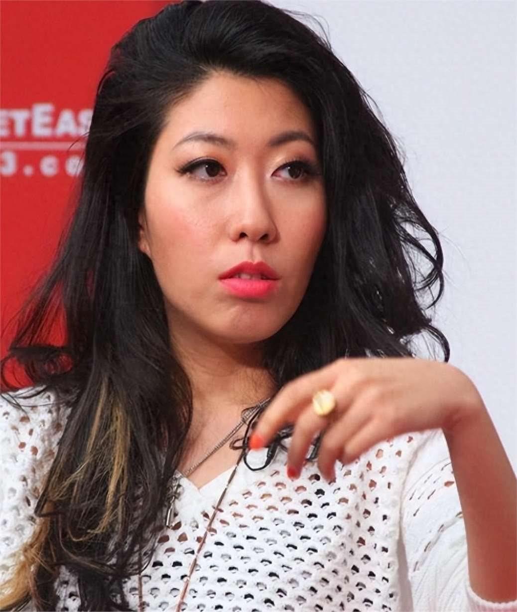 重新冒泡没几天的女歌手曲婉婷，刚刚开的新账号疑似被封。

提起曲婉婷，除了歌手的