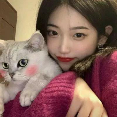 萌宠相伴，温馨一刻！💕🐱萌宠 萌宠随手拍 治愈系宠物互动 萌宠相拥 萌宠同框