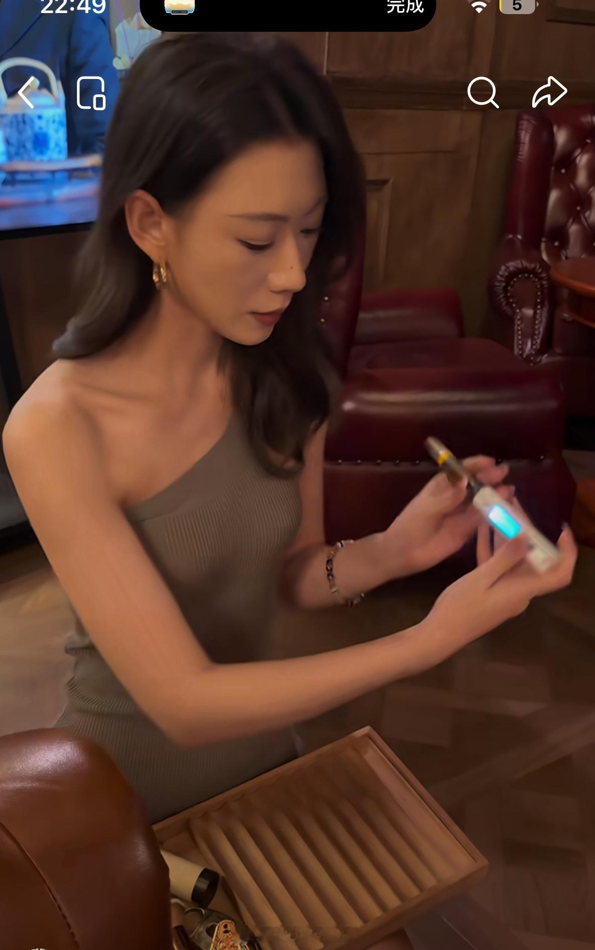 孟大胡子你们抽雪茄也是这样的？