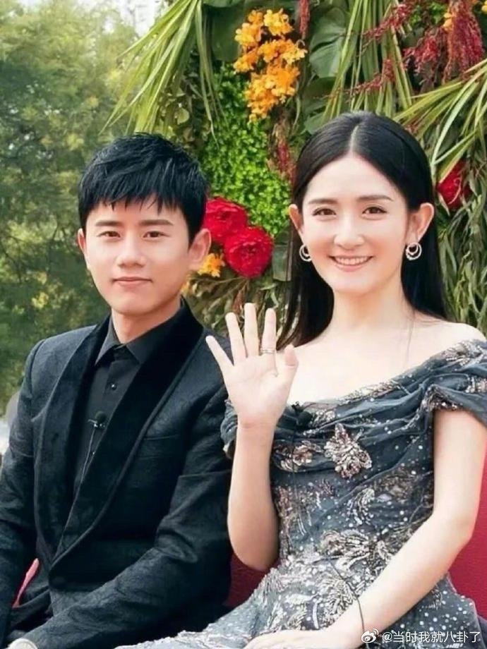 张杰回应 张杰正式回应，称对过往感情尊重祝福。同时强调，和谢娜在一起时自己是单身