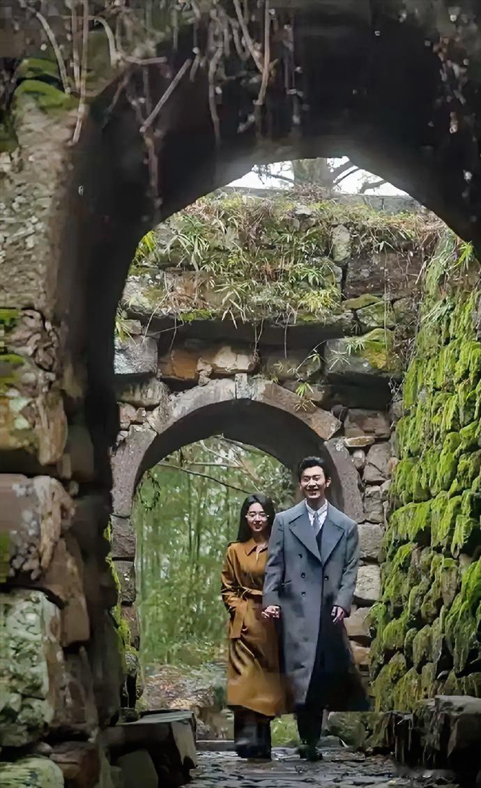 一段亲密关系，
从最初的热情上头期，
到中间的降温平淡期，
到最后的勉强维护期，