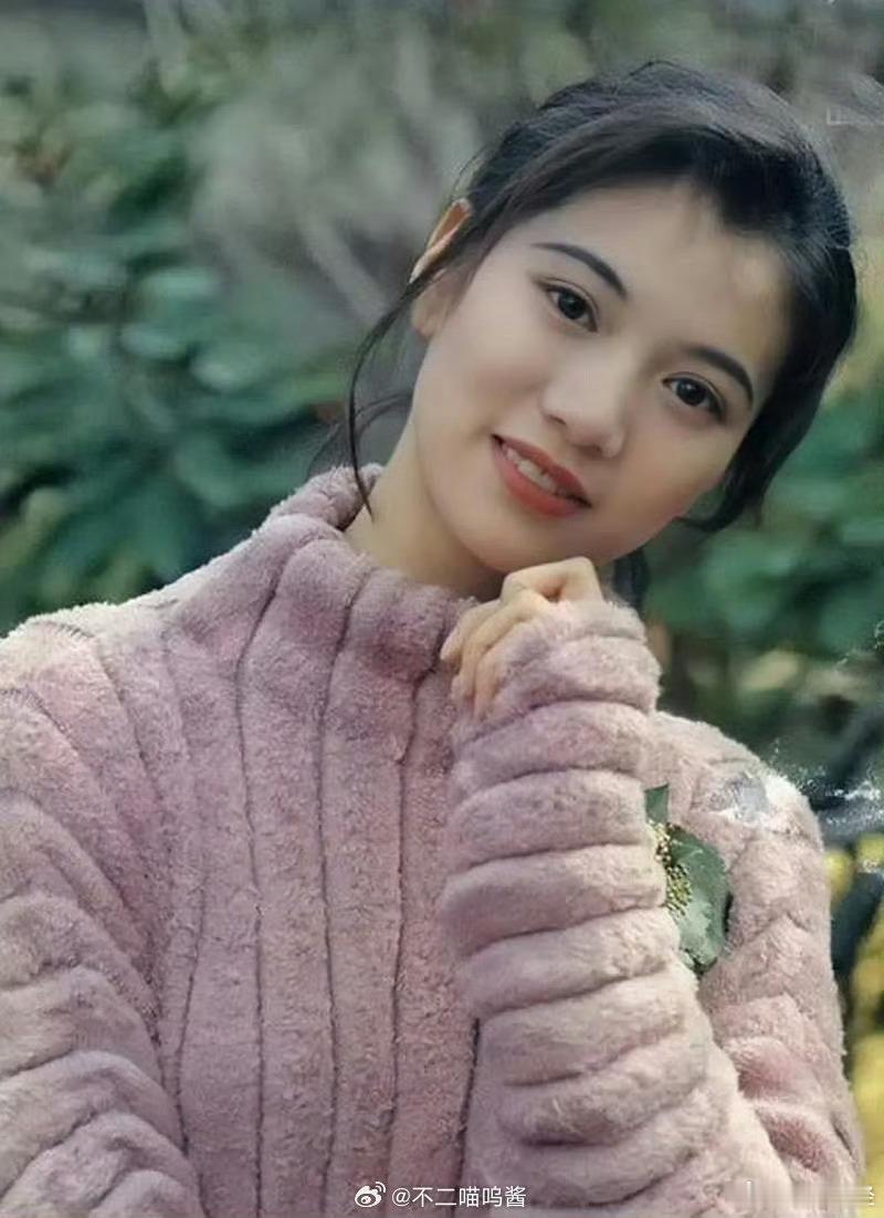 袁咏仪香港小姐的含金量还在上升袁咏仪香奈儿老了还是香奈儿 年轻时灵动俏皮拿下港姐