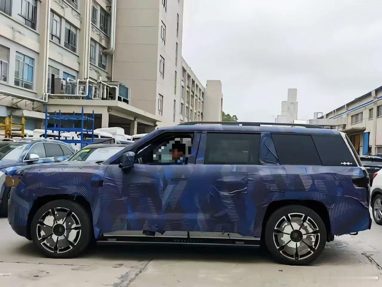 方程豹 钛9……？？？比亚迪