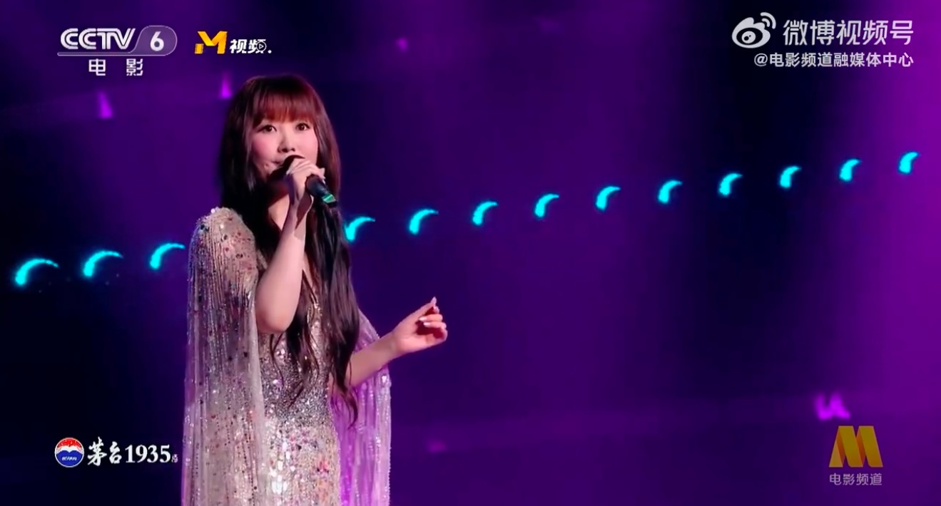 金海心太好听了新的编曲很轻快搭配上金海心的声线好治愈，经典老歌再度被演绎仿佛就像
