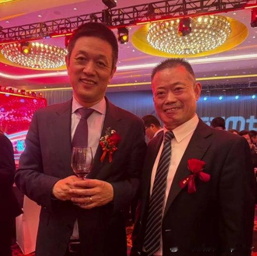 昨日长鑫科技正式登陆科创板发行价8.66元每股，单日全天涨幅465.82%总市值