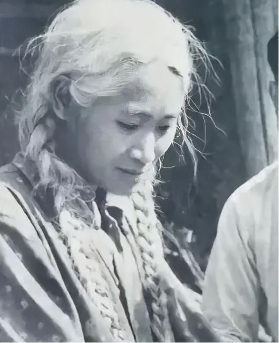怪不得地主老财一定要得到“白毛女”，这是年近40岁的“白毛女”原型罗昌秀的真实照