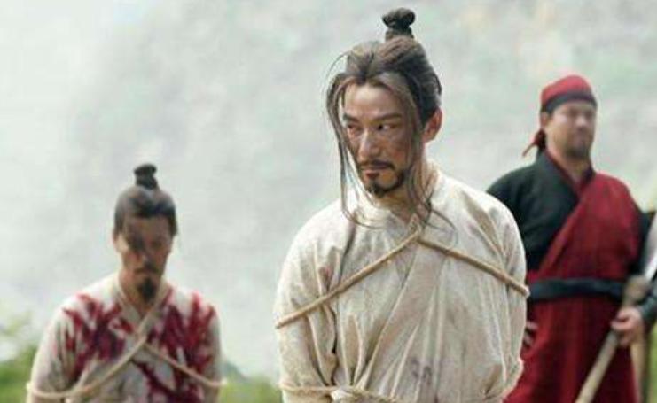 [月亮]1661年，金圣叹被砍头。临刑前，他小声对刽子手说：“我耳朵里有200两