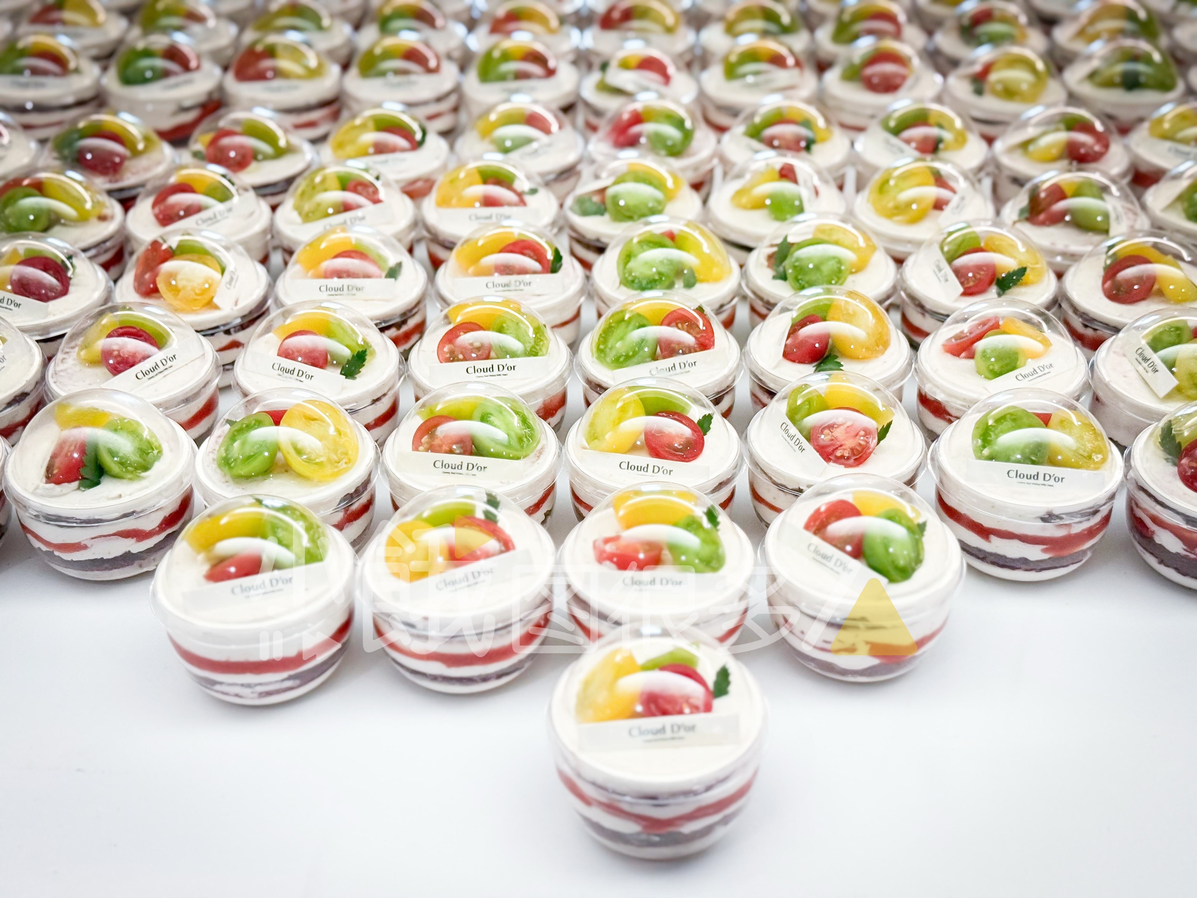 平安夜吃到电影《用武之地》准备的西红柿红丝绒蛋糕，还是我平时最喜欢买的生日蛋糕牌