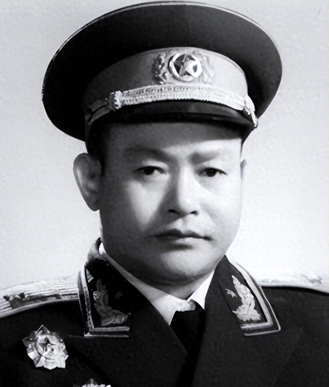 1992年刘贤权重病住院时，叶帅贴耳轻语：毛主席当年特意让我叫你出席重要会议！