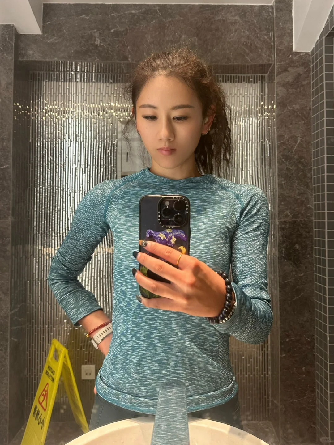 12km跑完了，今天之后我决定没有意义的活着。