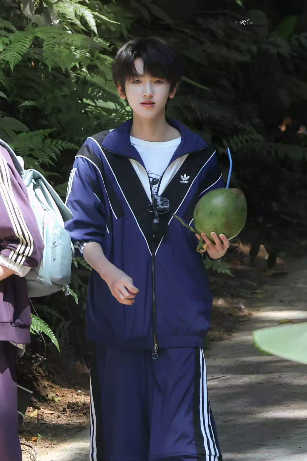 左奇函的成长档案生日纪录片 左奇函成长纪录片圆满上线～ 愿少年坚守初心，在追梦路