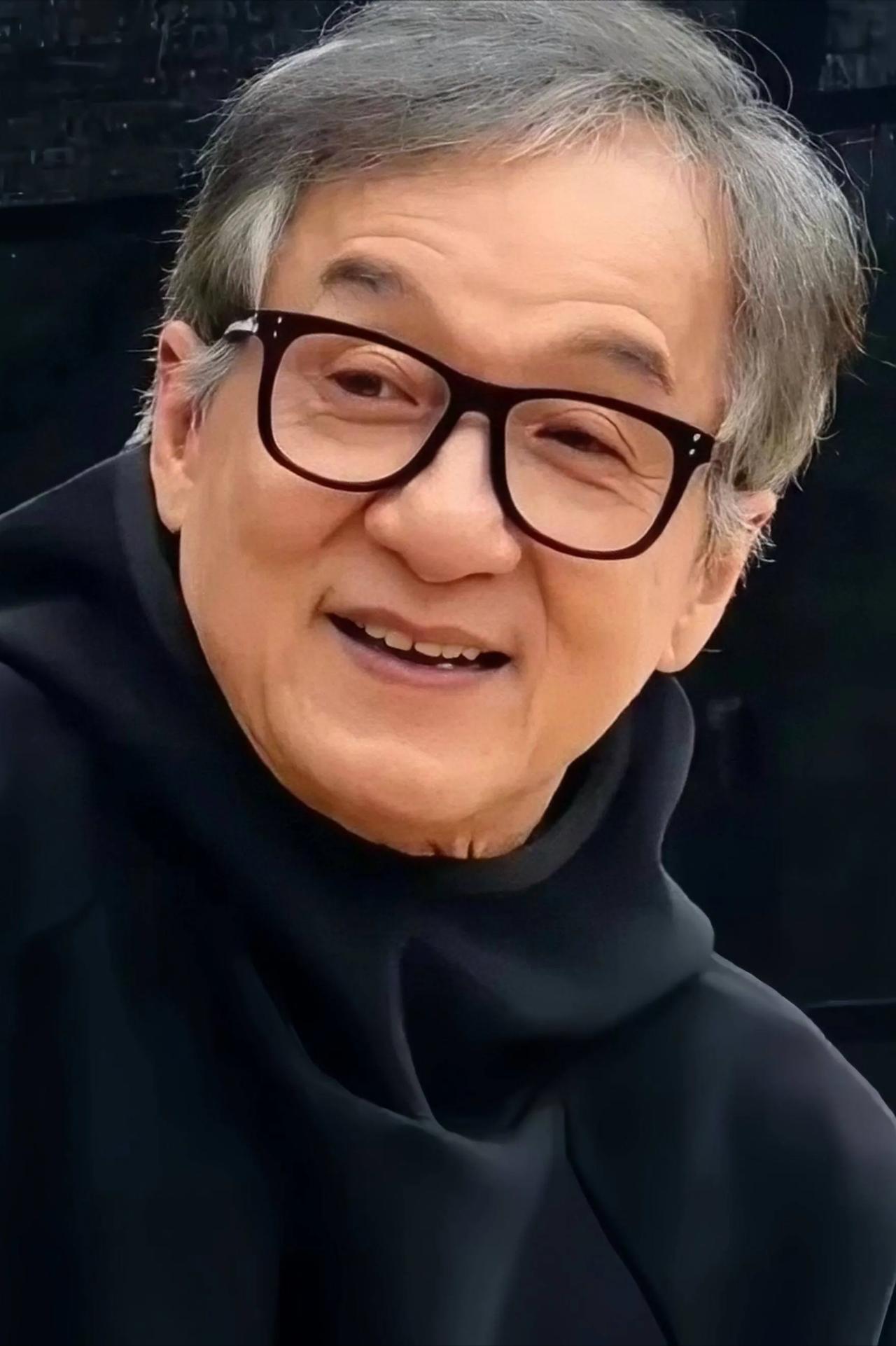 武打演员成龙说，我去美国拍戏，真是大开眼界，你演了一出戏，下去休息，会有专门的人