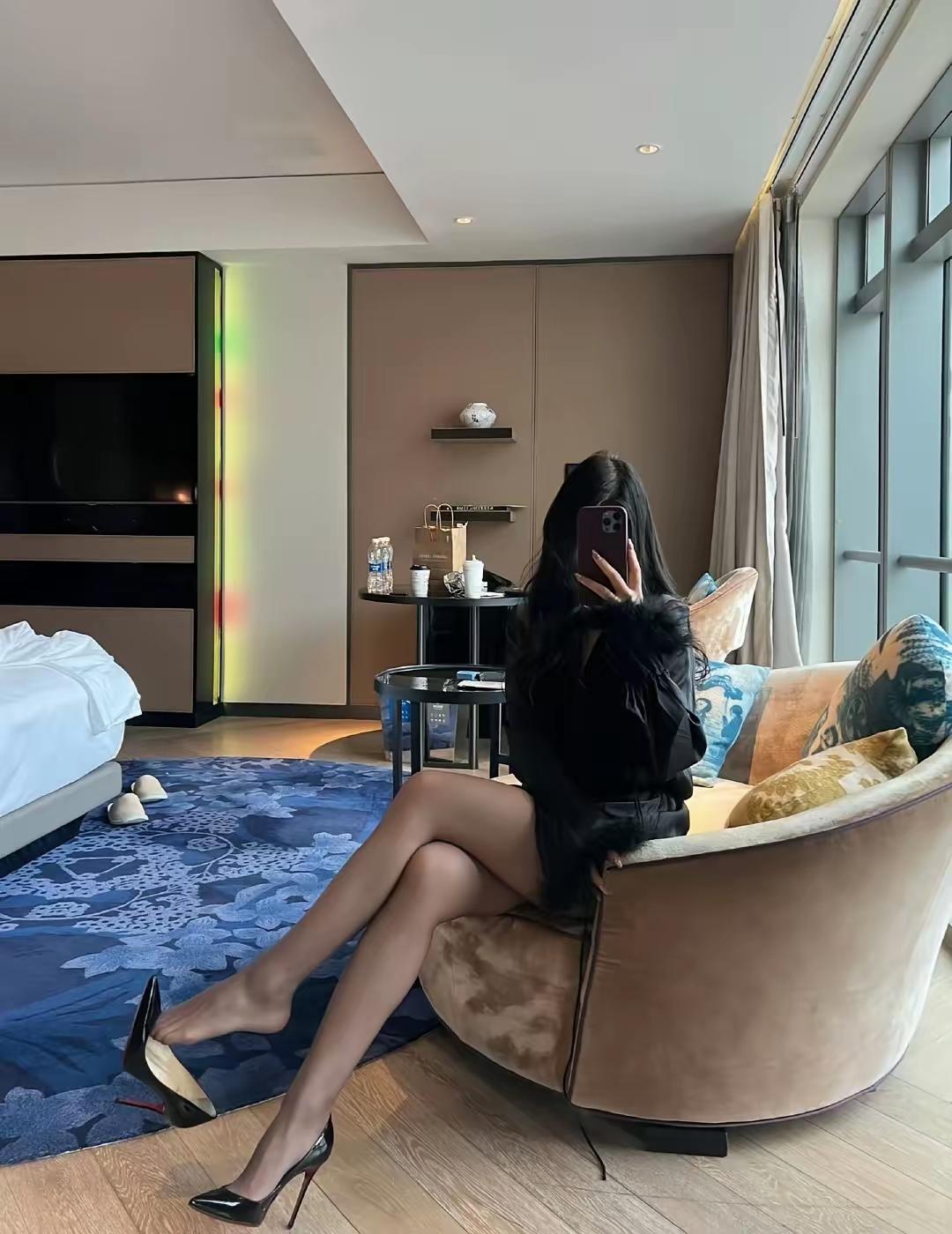 美腿辣妹
