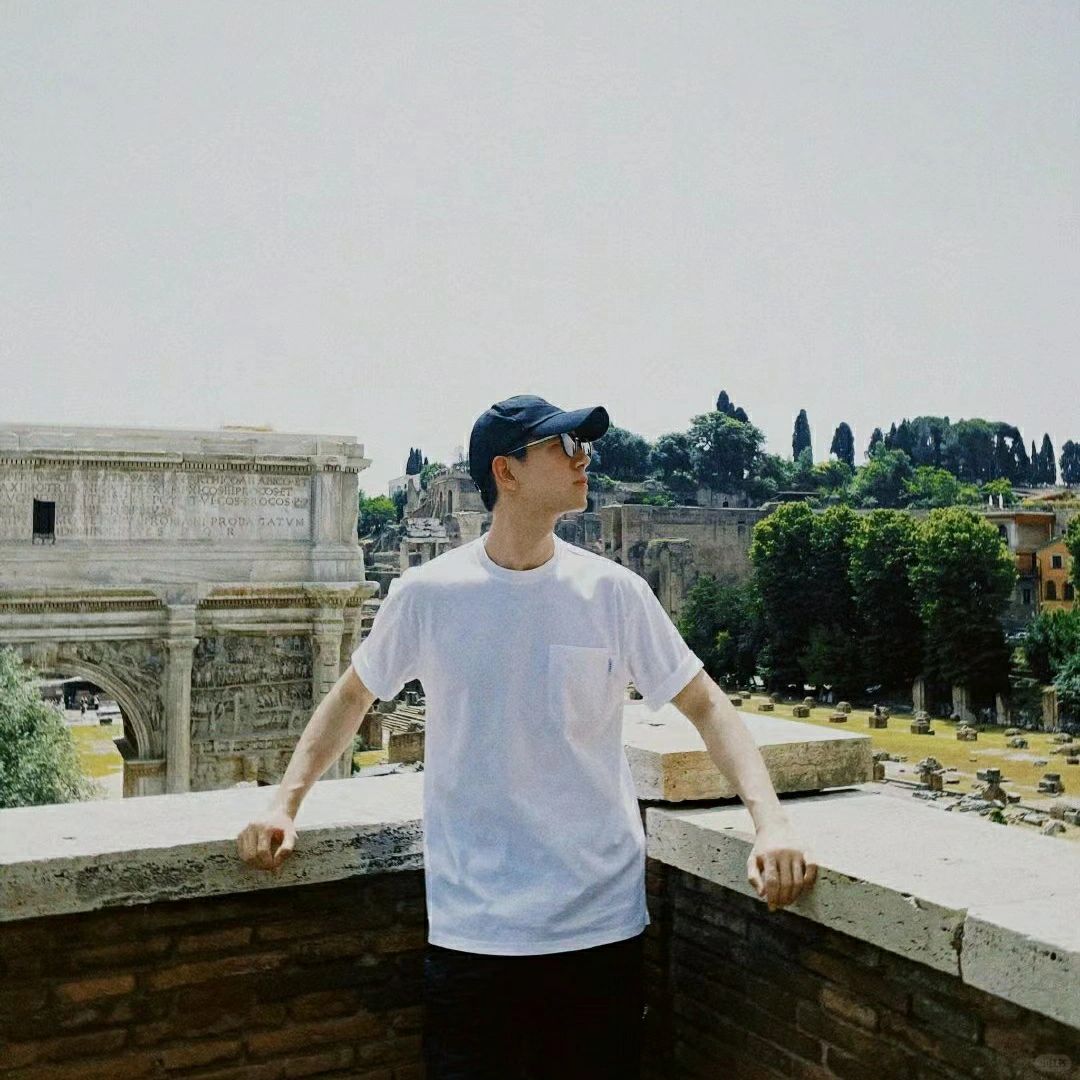 宝藏作者｜朝小诚（古早高干霸总）