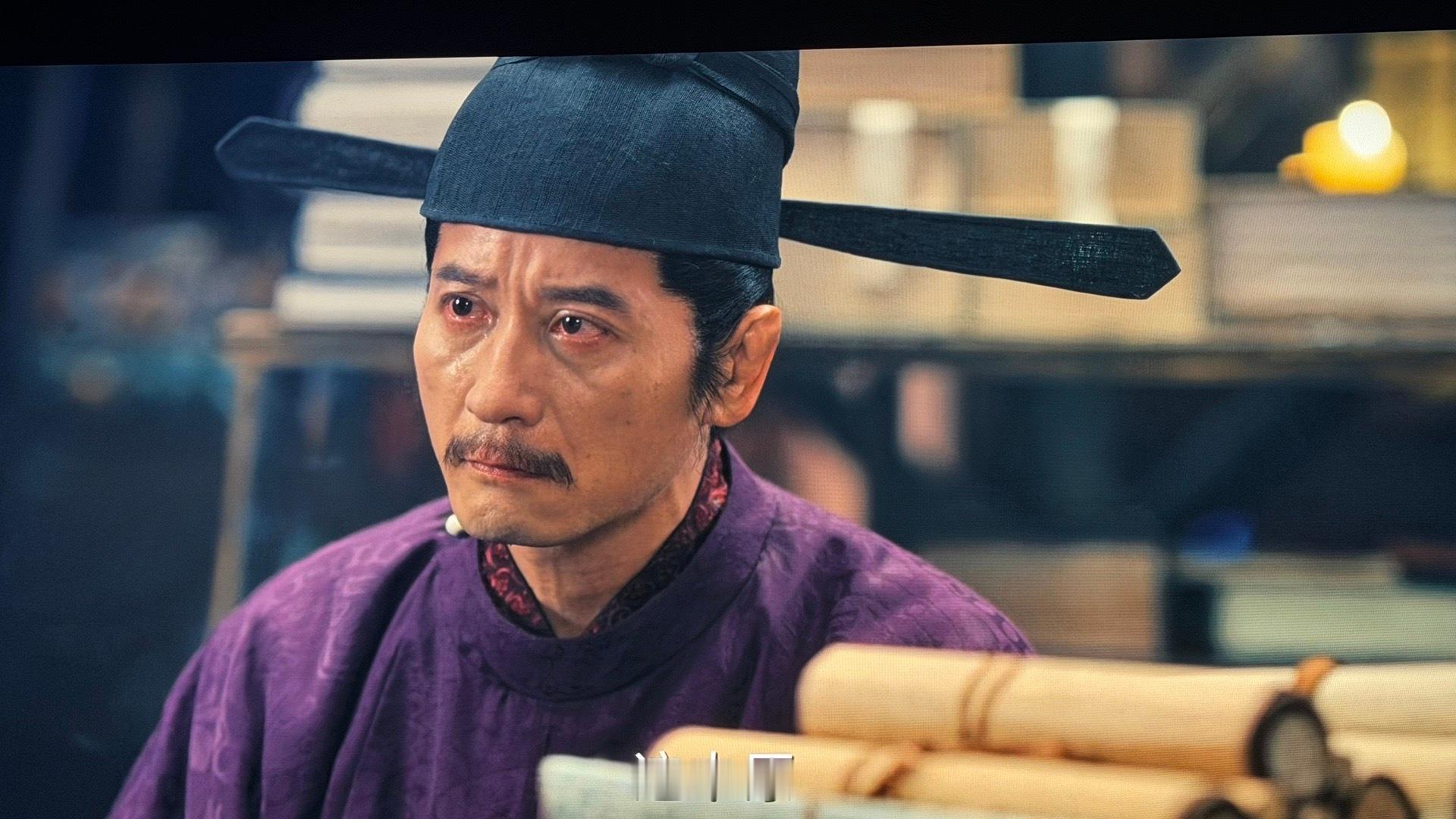 范质演的也好不显山露水极度理性但偶尔也会真情流露 