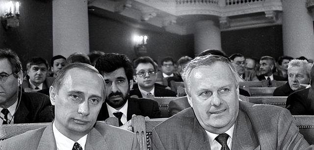 俄罗斯寡头有多狂妄：我可以让猴子当总统！普京：要么死，要么滚。要把这事儿说清楚，