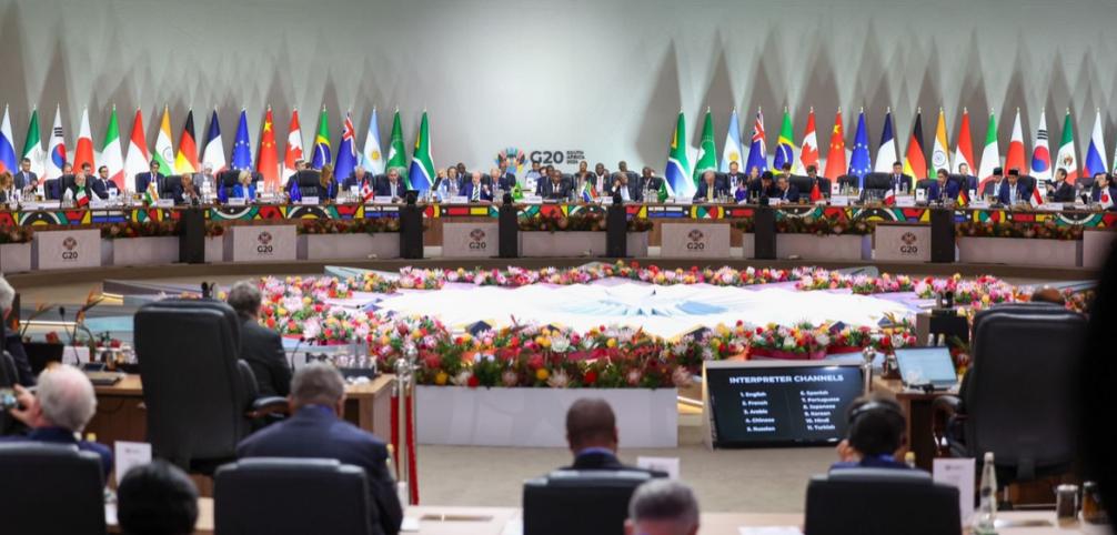 11月22日，在南非的二十国集团峰会已经正式开始召开了，虽然还没有进行合影，但从