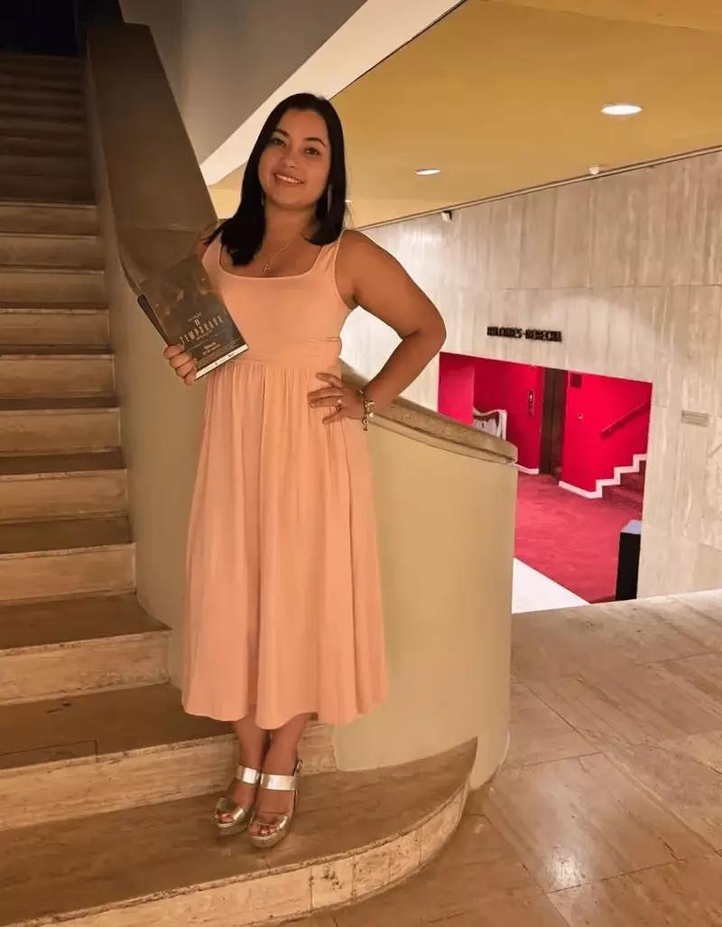 超市出大事了。一大早刚开始营业冷冻室内，竟发现一具女性尸体浑身全裸，12月14日