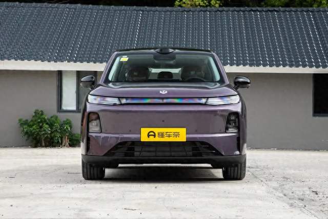 深度试驾2027款零跑C10：聊聊C系列80万台销量背后的家用真相