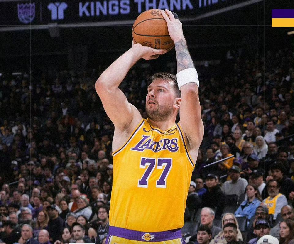 连斩火箭、湖人，东契奇暴走也没用，赛后评出国王四大功臣。
国王先是击败了火箭，今