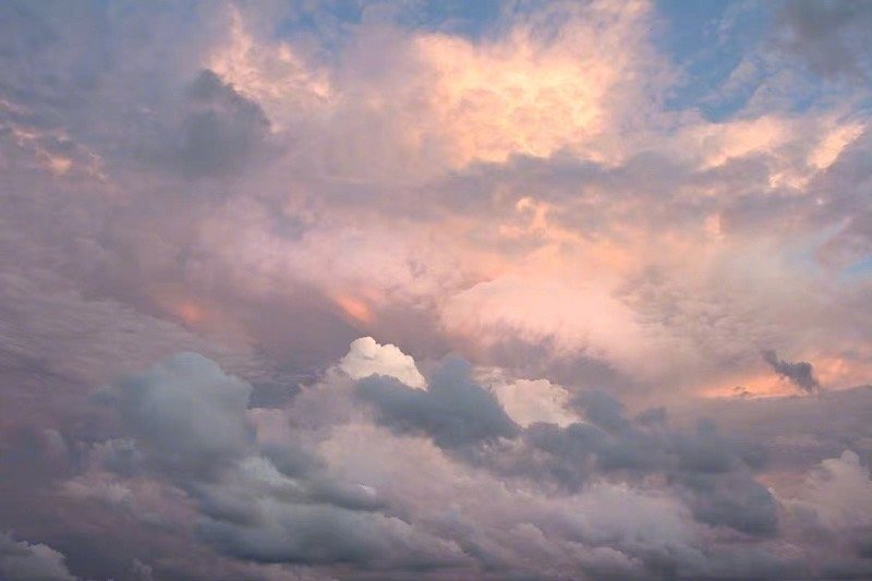 七彩祥云，所有的期待都有圆满顺遂的结局。 ​​​