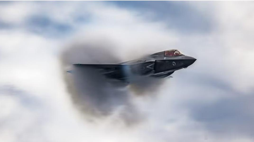 英国F-35B机队中不到30%配置为Block 4截至2025年6月，英国空军的