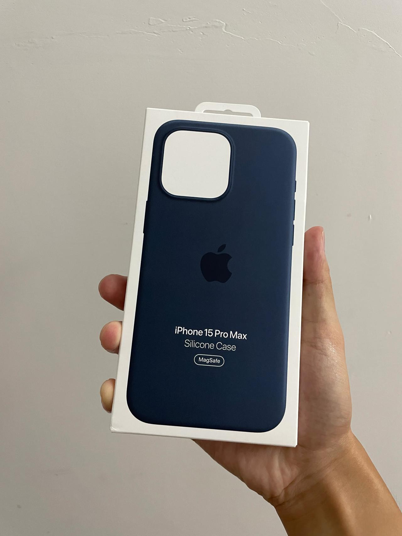 又到了每年每度的手机壳比手机先到环节[狗头]

📱iPhone15 Pro M