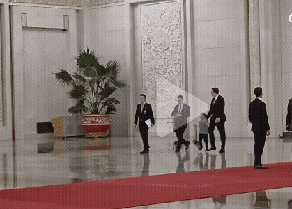 哇撒！
可以啊，马斯克儿子都来了？[比心][比心][比心][捂脸]