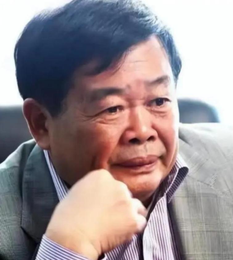 2015年，曹德旺拿出100万给一个小女孩换肾，可谁知，小女孩治愈后，却给曹德旺