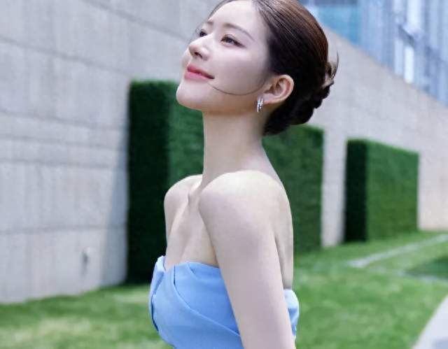 赵露思好有女人味