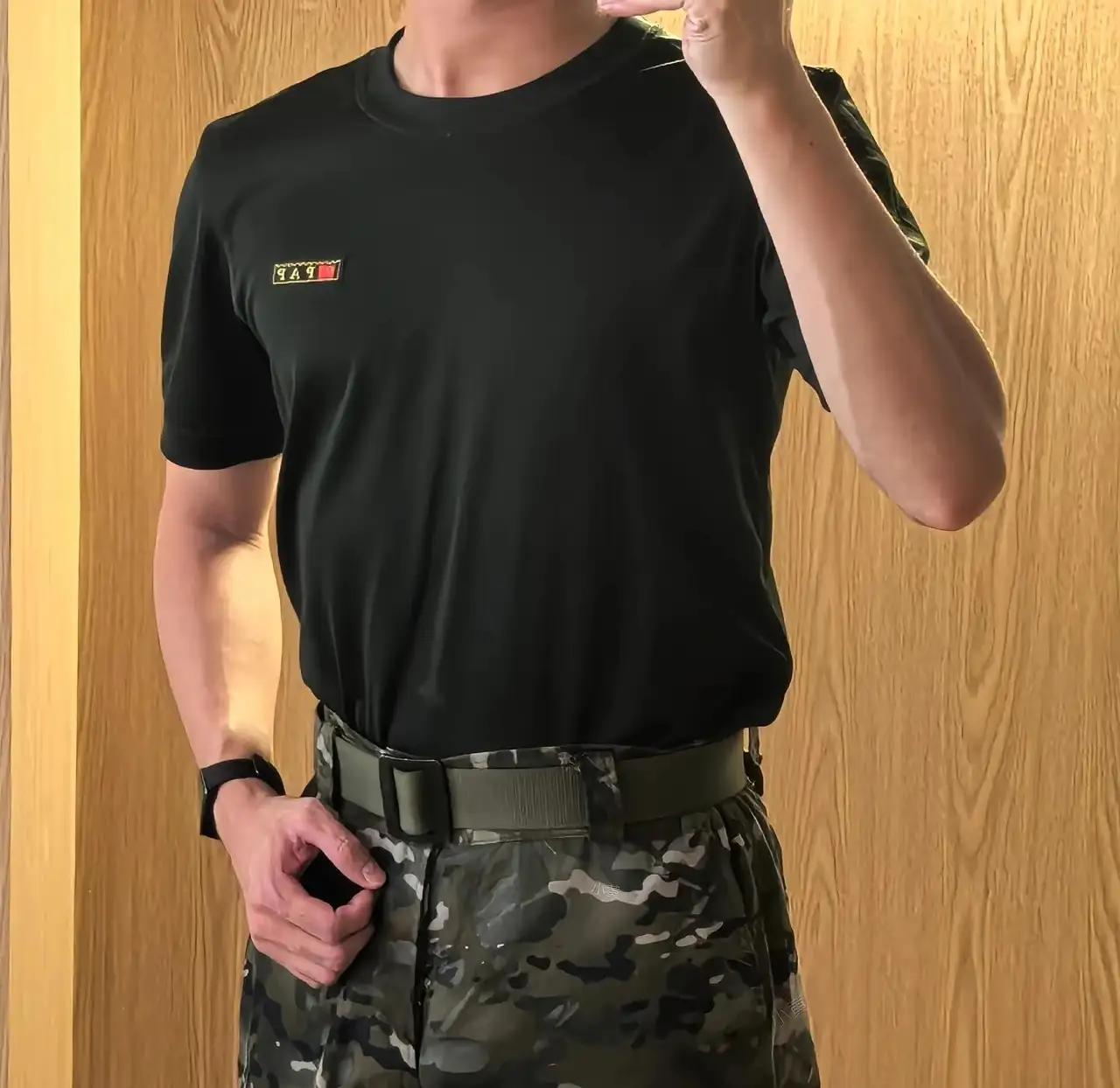 99年山东小哥，海口现役警官，本科学历。
 
身高180cm，体重74kg，月入